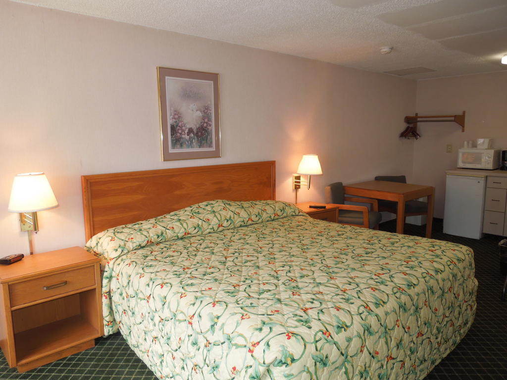 Knights Inn Elyria Quarto foto